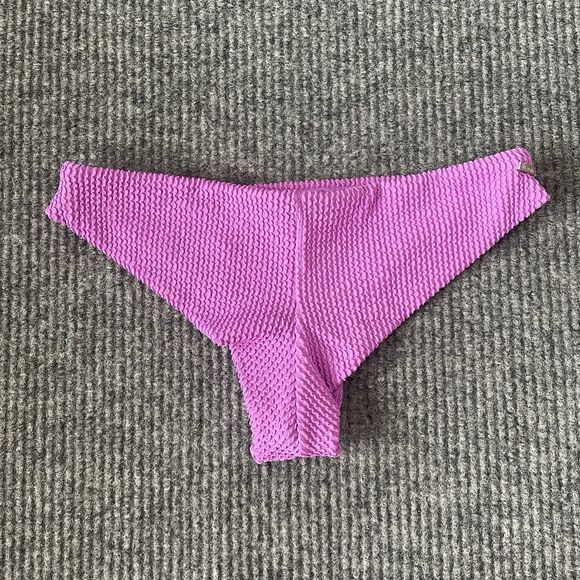 Billabong Size Medium Bikini Bottom Purple Summer High Tanga Skimpy Coverage NEW - Picture 8 of 11